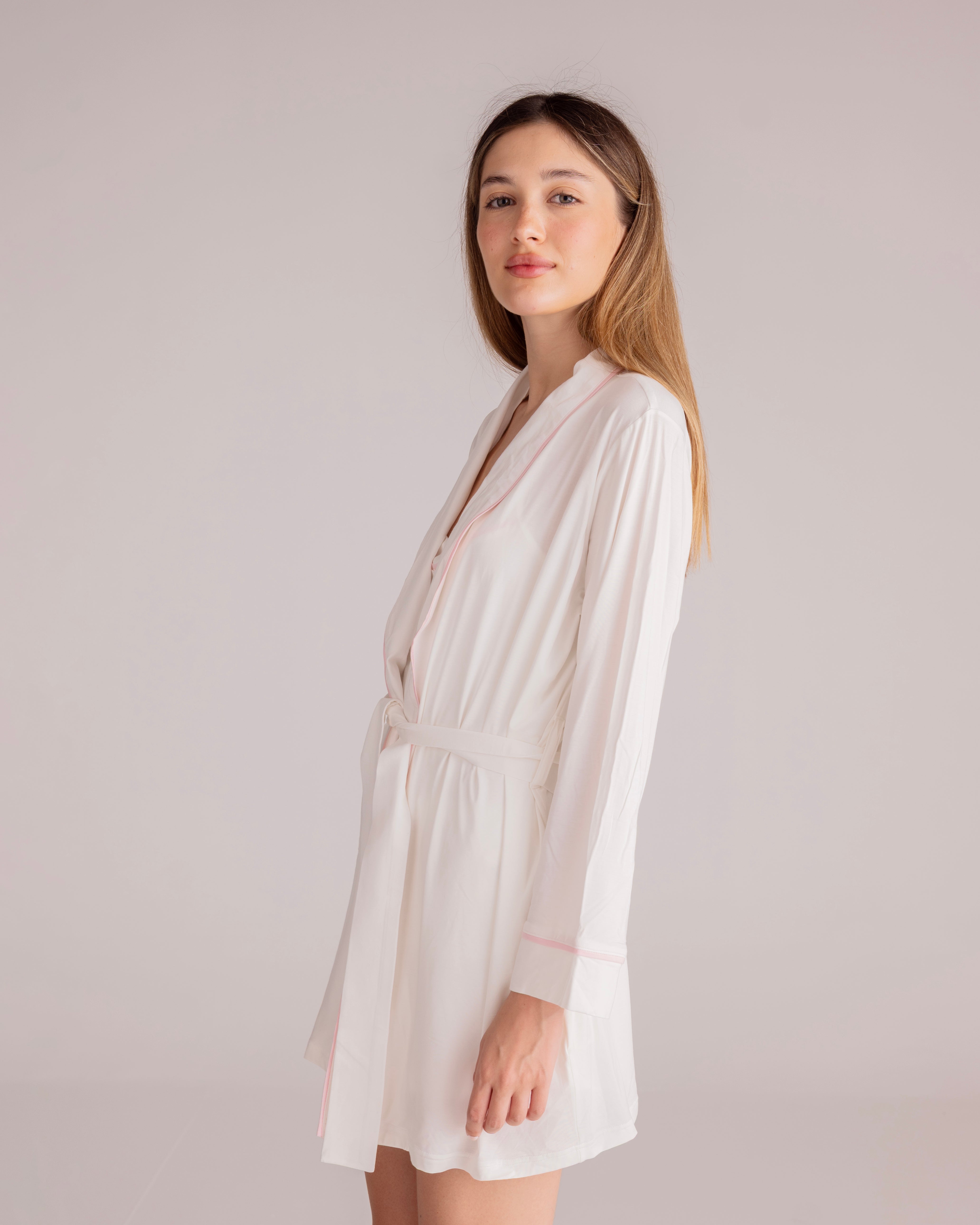 Robe in White